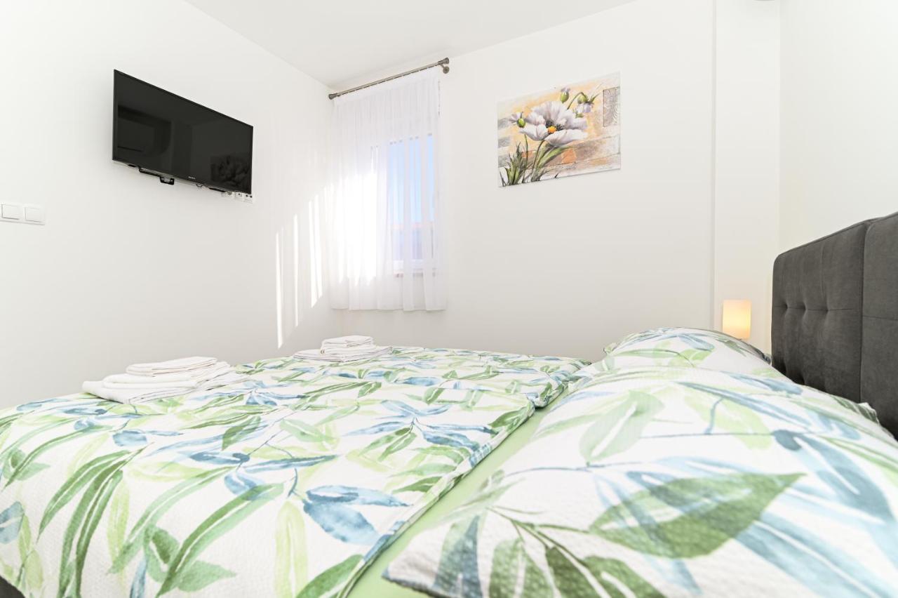 Luxury Apartment With Swimming Pool Ana Traù Esterno foto