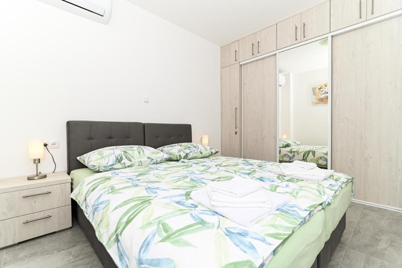 Luxury Apartment With Swimming Pool Ana Traù Esterno foto