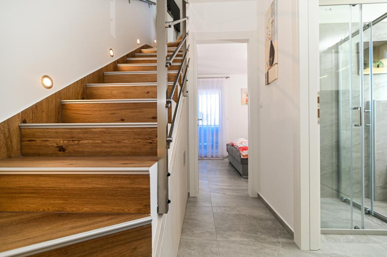 Luxury Apartment With Swimming Pool Ana Traù Esterno foto
