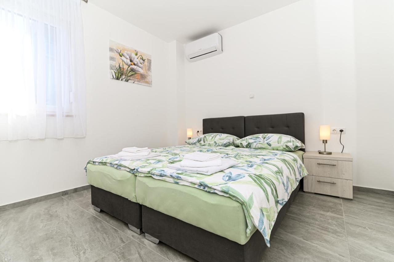 Luxury Apartment With Swimming Pool Ana Traù Esterno foto