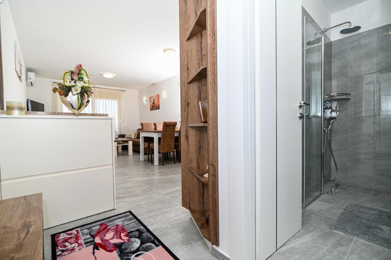 Luxury Apartment With Swimming Pool Ana Traù Esterno foto