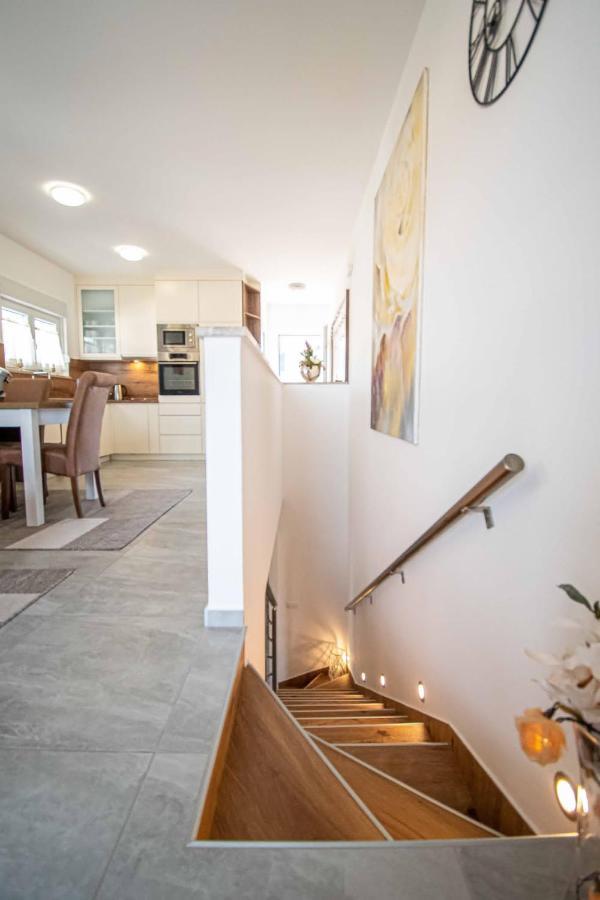 Luxury Apartment With Swimming Pool Ana Traù Esterno foto