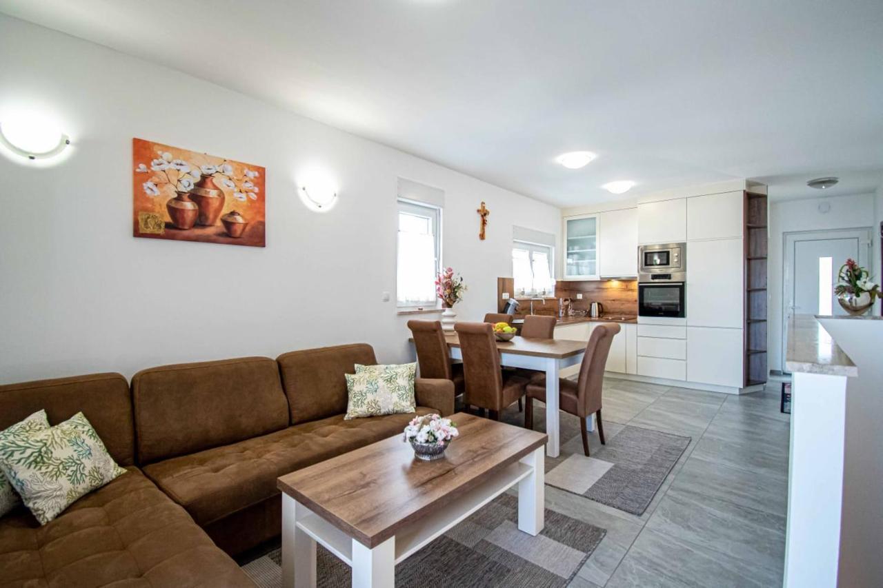 Luxury Apartment With Swimming Pool Ana Traù Esterno foto