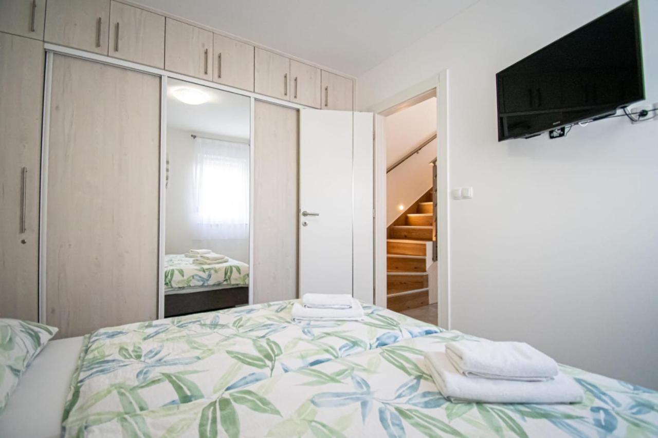 Luxury Apartment With Swimming Pool Ana Traù Esterno foto